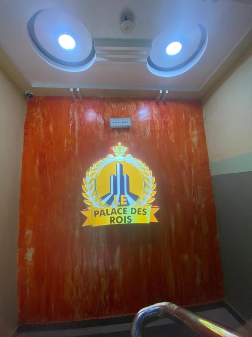 Palace Des Rois Douala Esterno foto